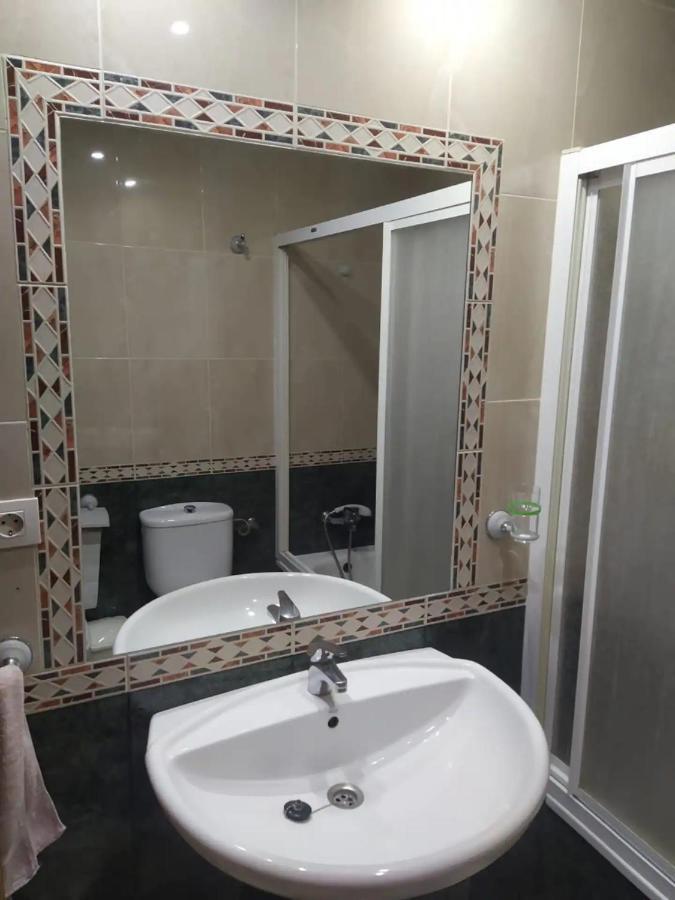 Apartamento 3 Dormitorios Frente A Hospital De Traumatologia غرناطة المظهر الخارجي الصورة