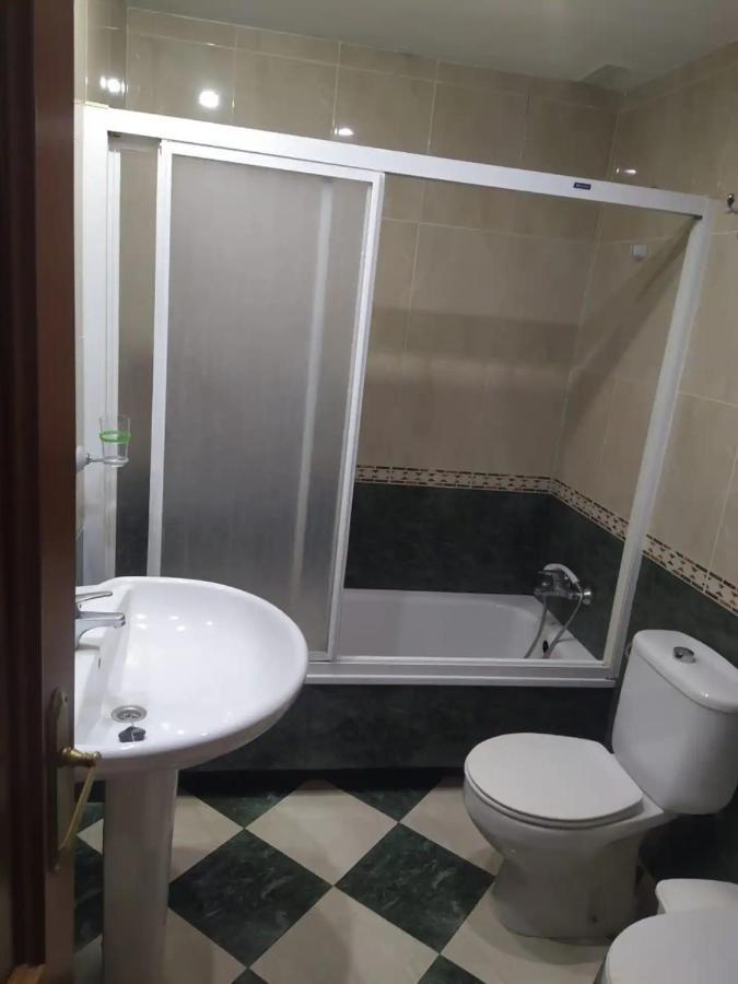 Apartamento 3 Dormitorios Frente A Hospital De Traumatologia غرناطة المظهر الخارجي الصورة